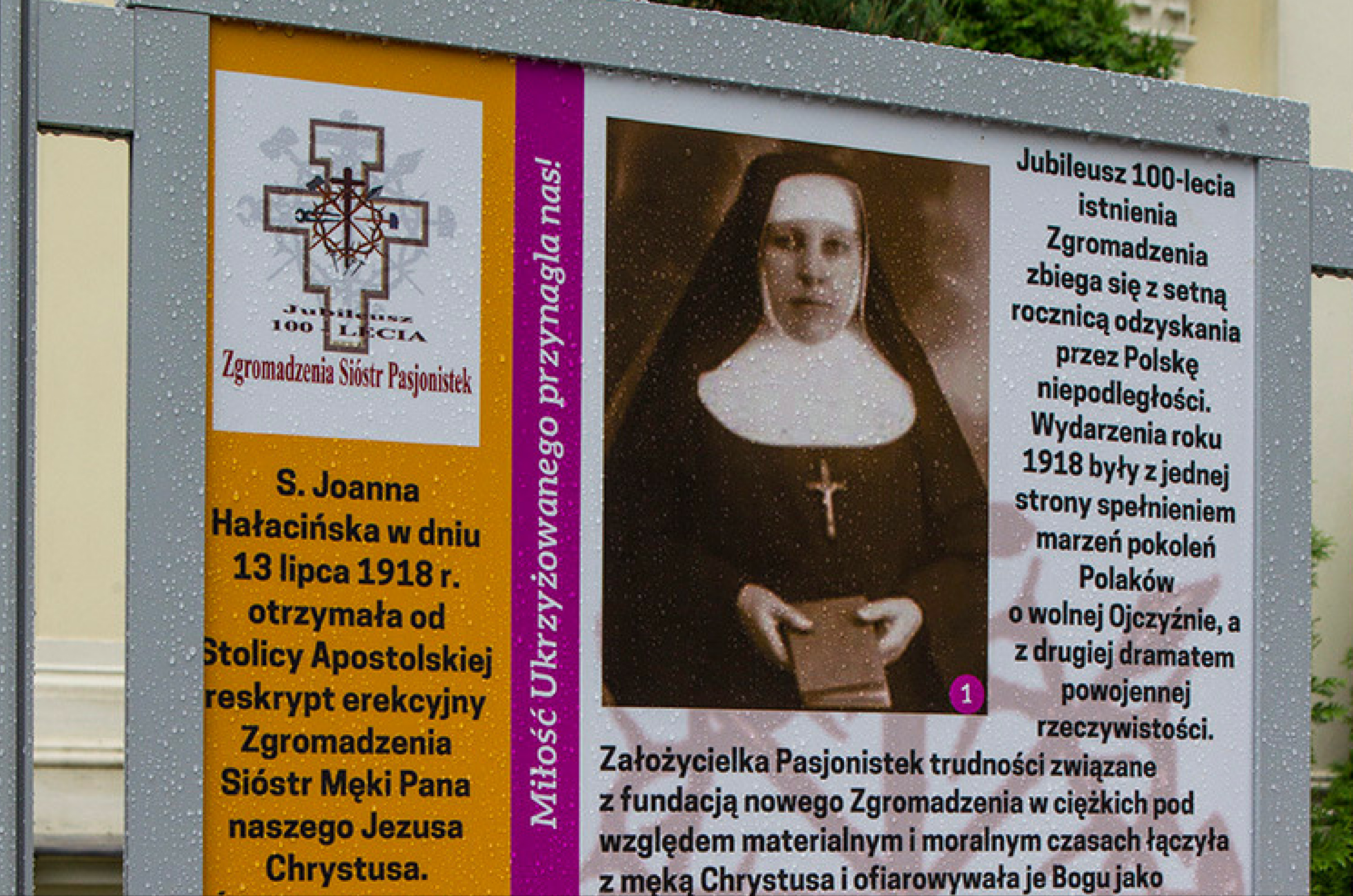 100-lecie Warszawa - jedna z tablic pamiątkowych, fot. M. Mosur